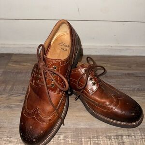 Clarks Men’s Chestnut Brown Brogue Oxfords